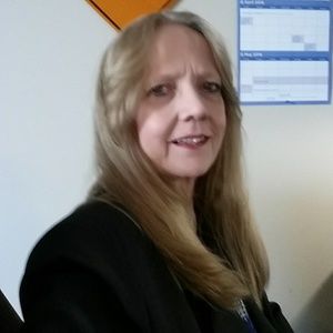 Meet your Posher, Leila